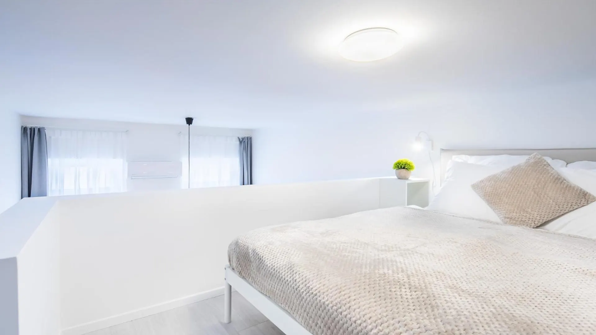 Very Central New Comfy Studio Loft Apartment Budapest