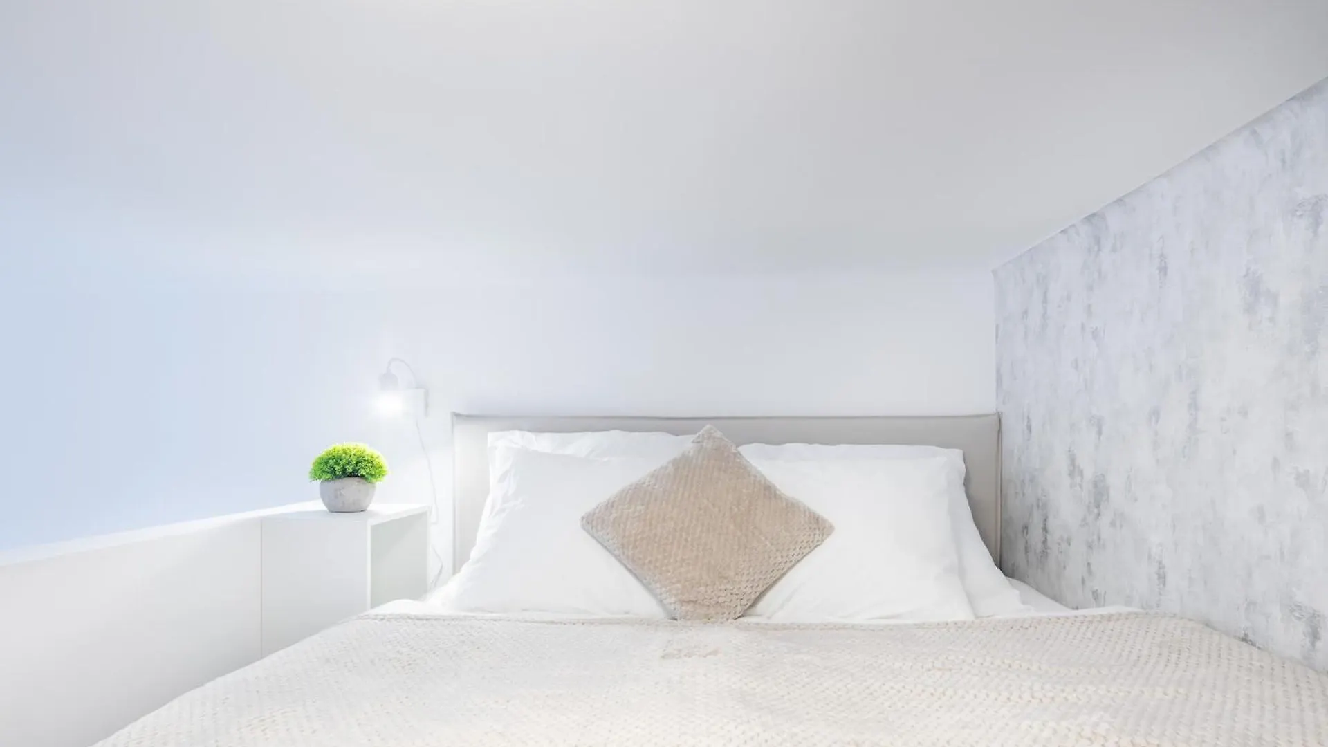 Very Central New Comfy Studio Loft Apartment Budapest Hungary
