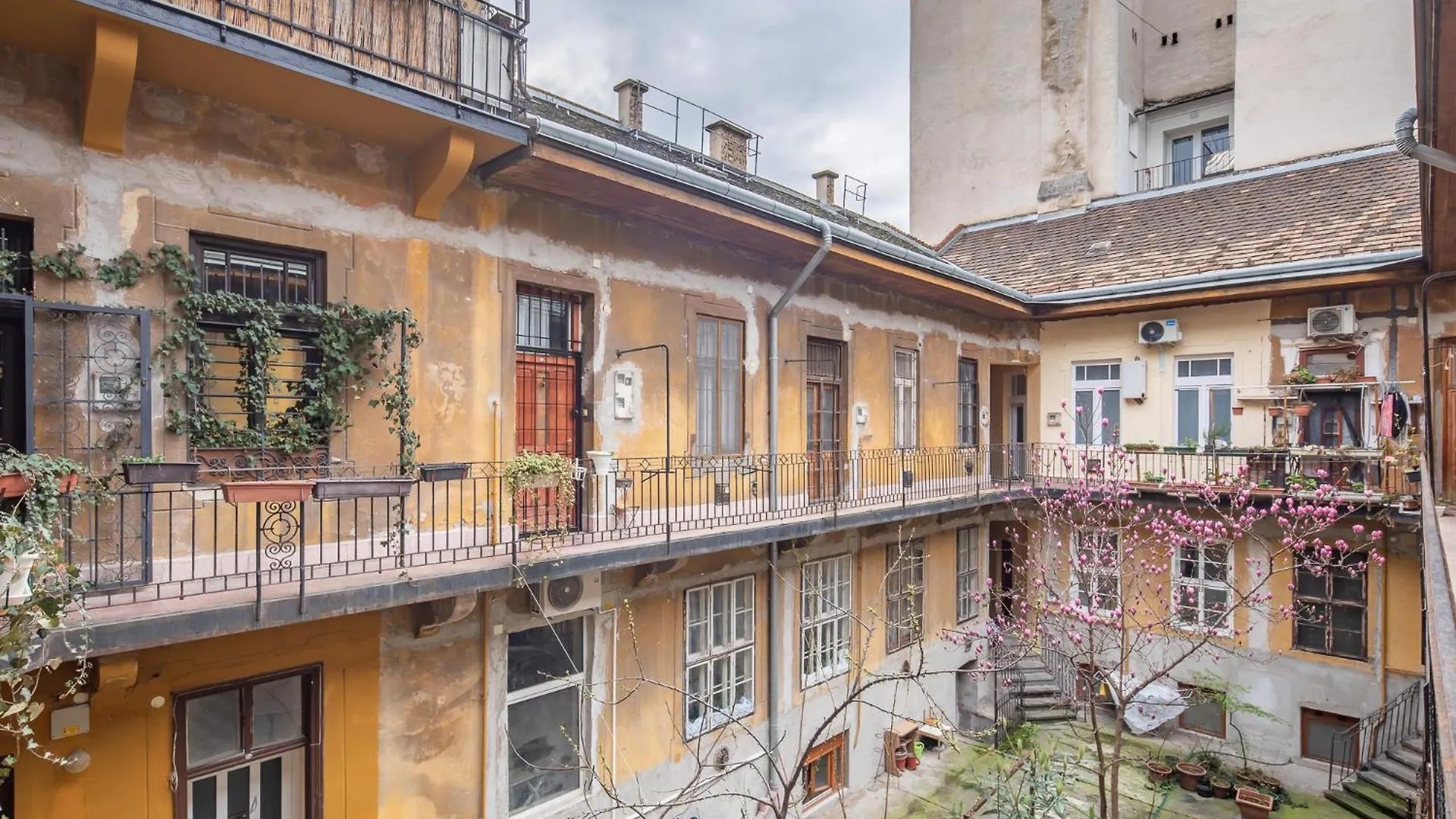 Very Central New Comfy Studio Loft Apartment Budapest